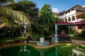 5 DAYS BANANA HOUSE FLIGHT PACKAGE 1ST AUG-14TH DEC